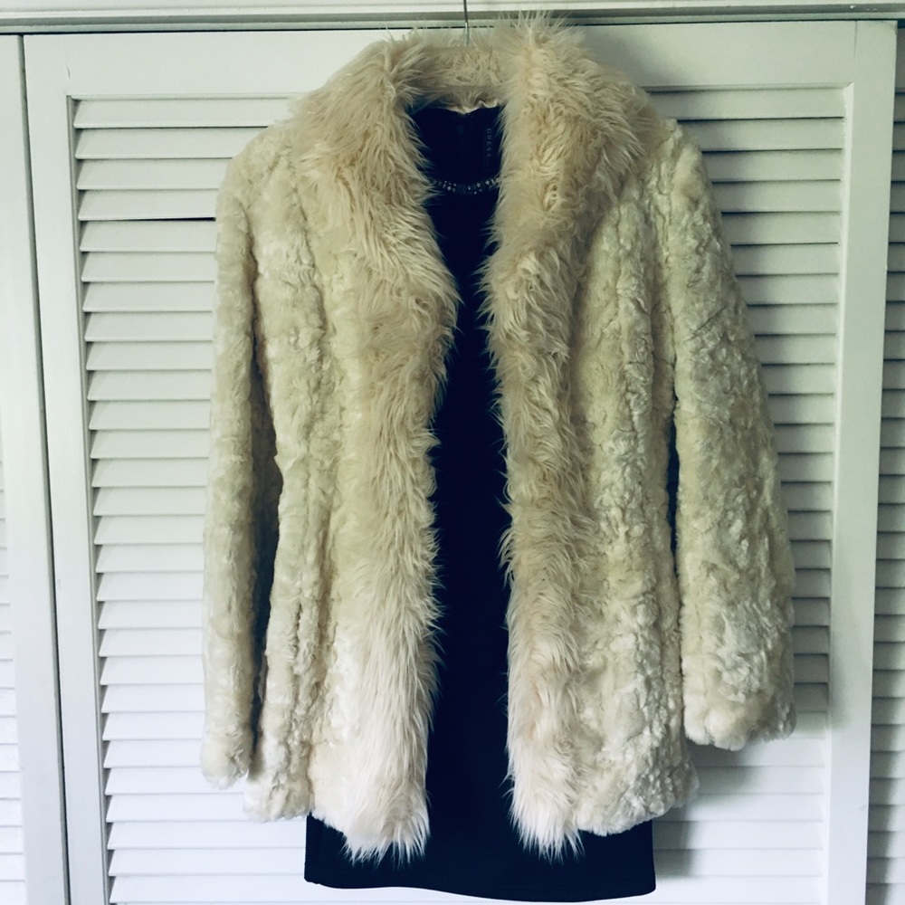 Bebe faux fur light cream dress jacket